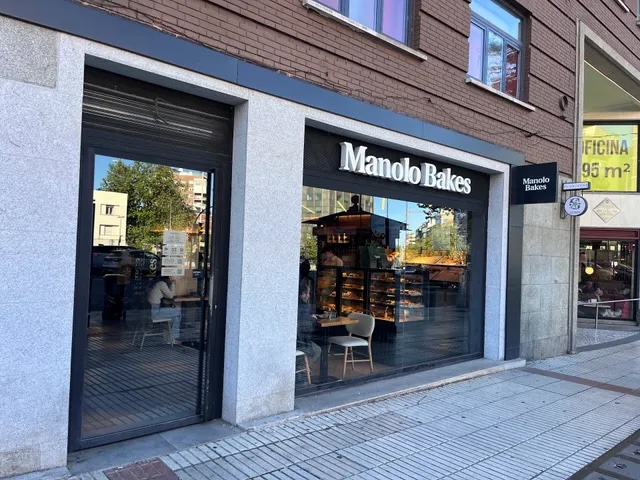 Manolo Bakes
